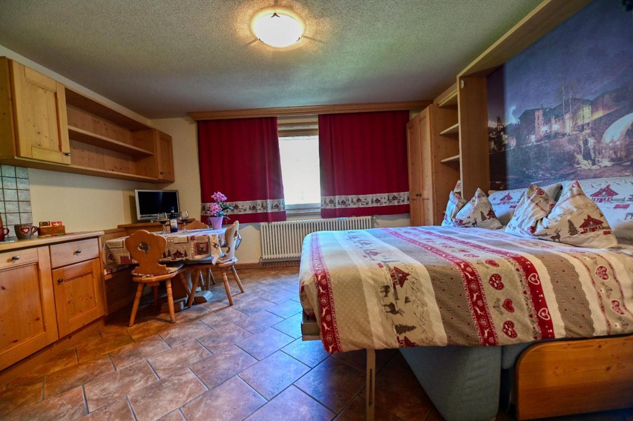 ボルミオ Casa Casteヴィラ エクステリア 写真